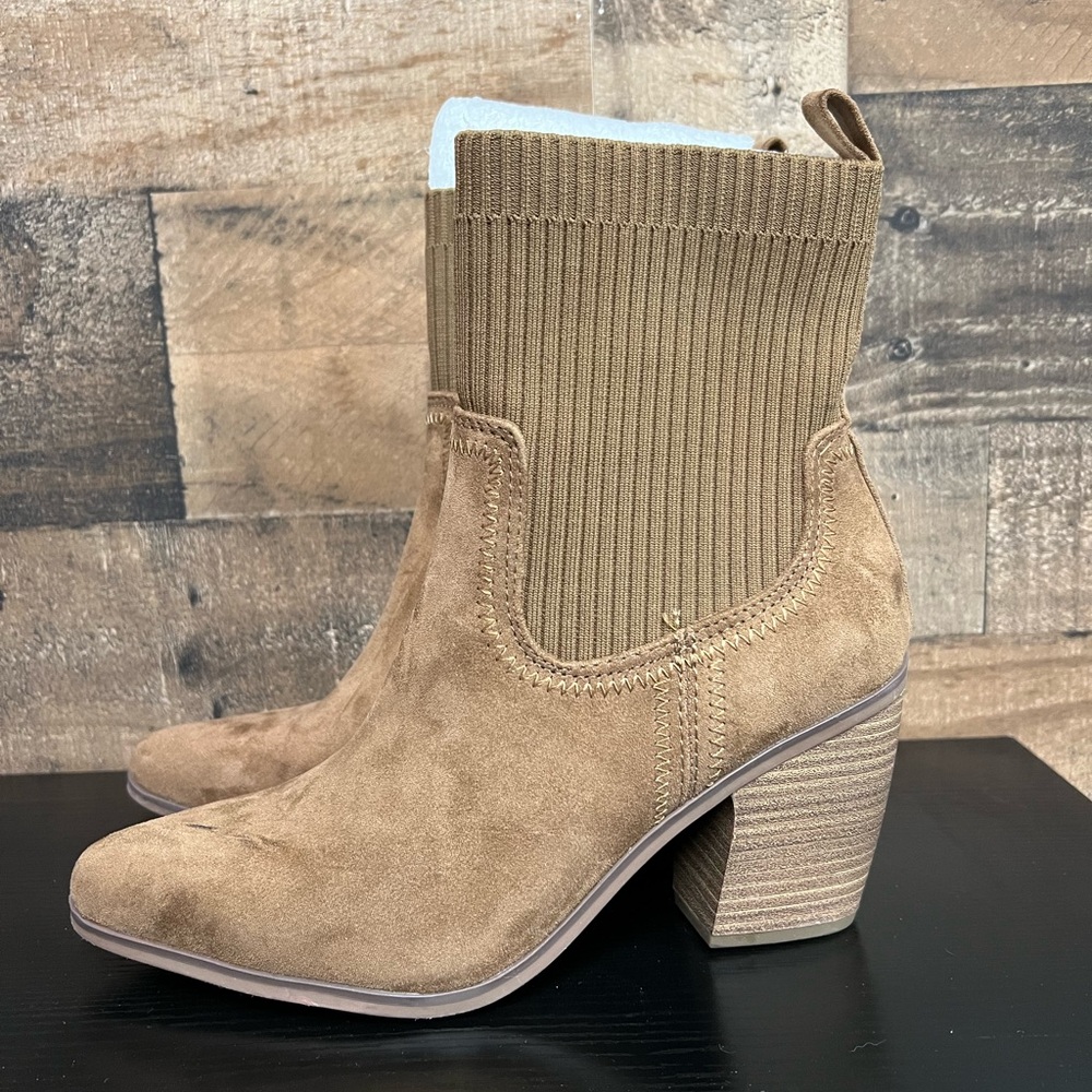 Universal Thread Boots